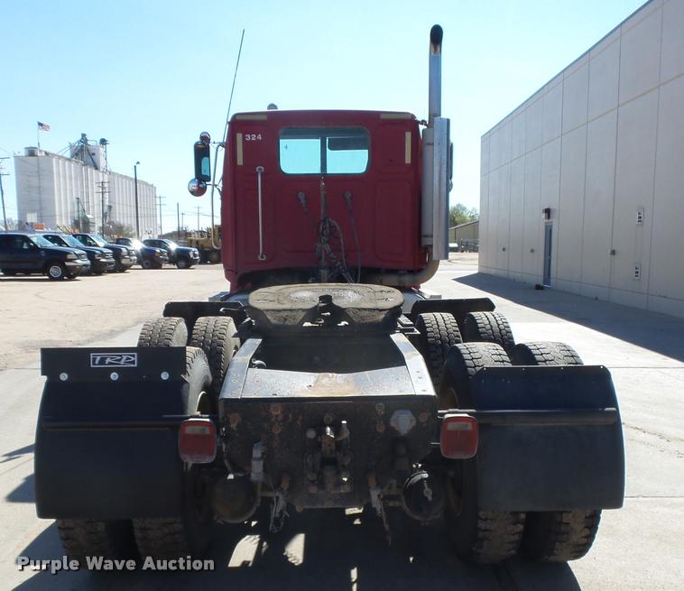 image for item DB2508 2004 Western Star 4900FA semi truck
