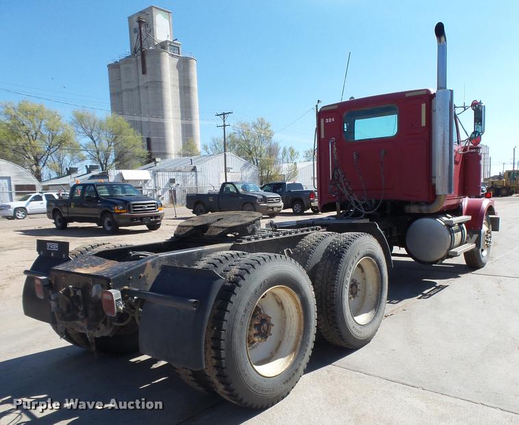image for item DB2508 2004 Western Star 4900FA semi truck
