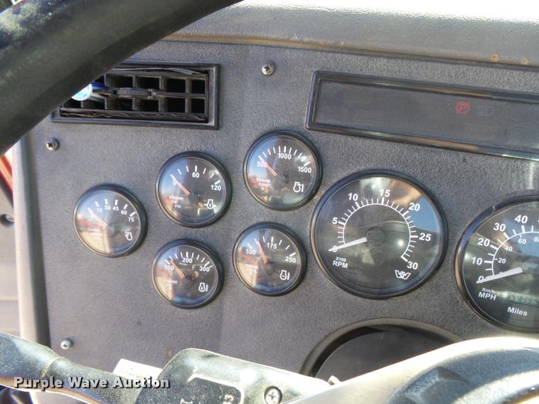 image for item DB2508 2004 Western Star 4900FA semi truck