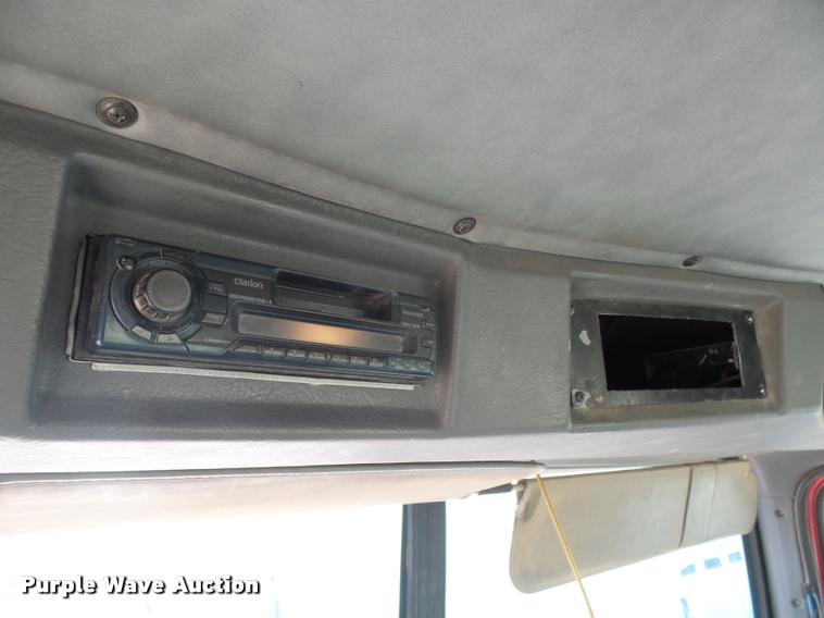 image for item DB2508 2004 Western Star 4900FA semi truck