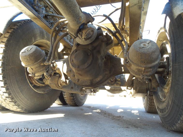 image for item DB2508 2004 Western Star 4900FA semi truck