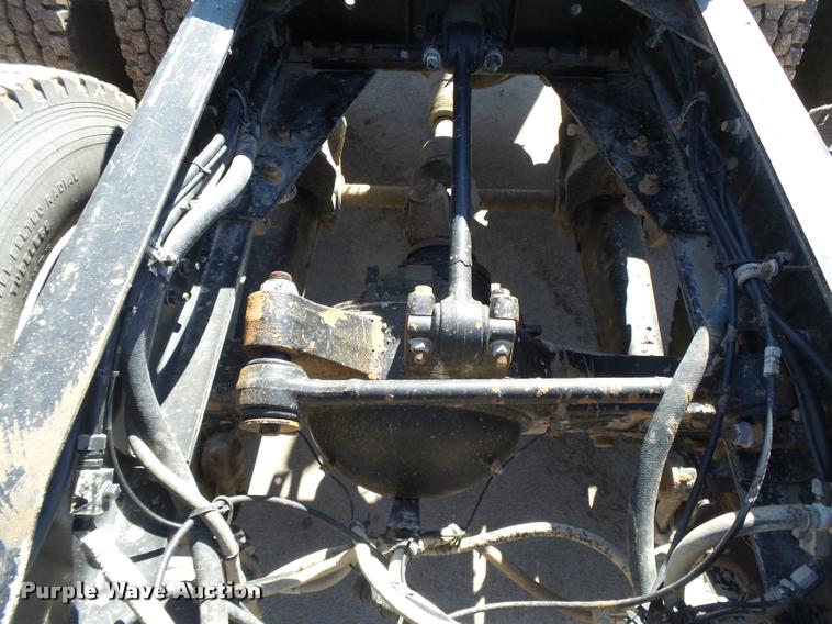 image for item DB2508 2004 Western Star 4900FA semi truck