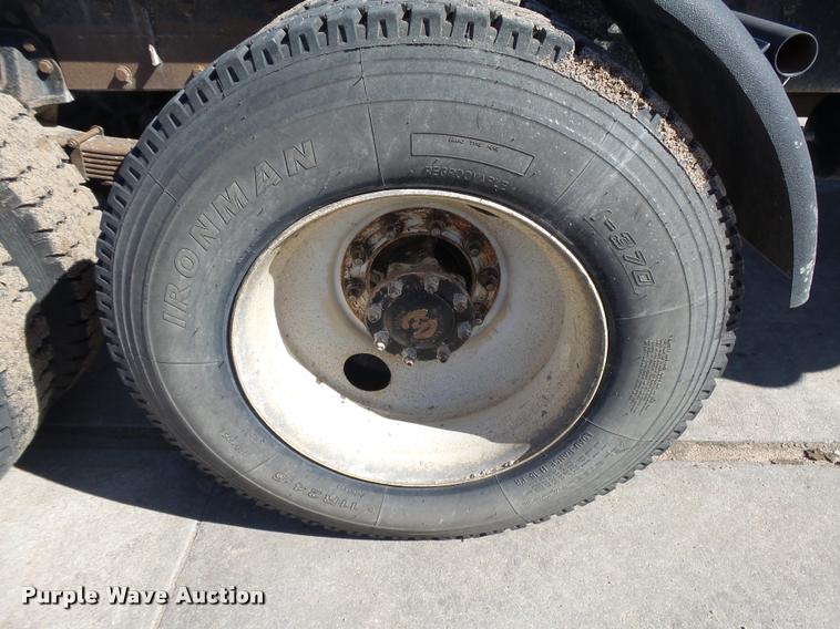 image for item DB2508 2004 Western Star 4900FA semi truck