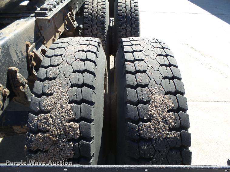 image for item DB2508 2004 Western Star 4900FA semi truck