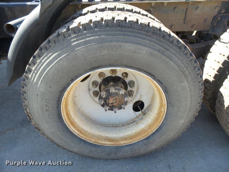 image for item DB2508 2004 Western Star 4900FA semi truck