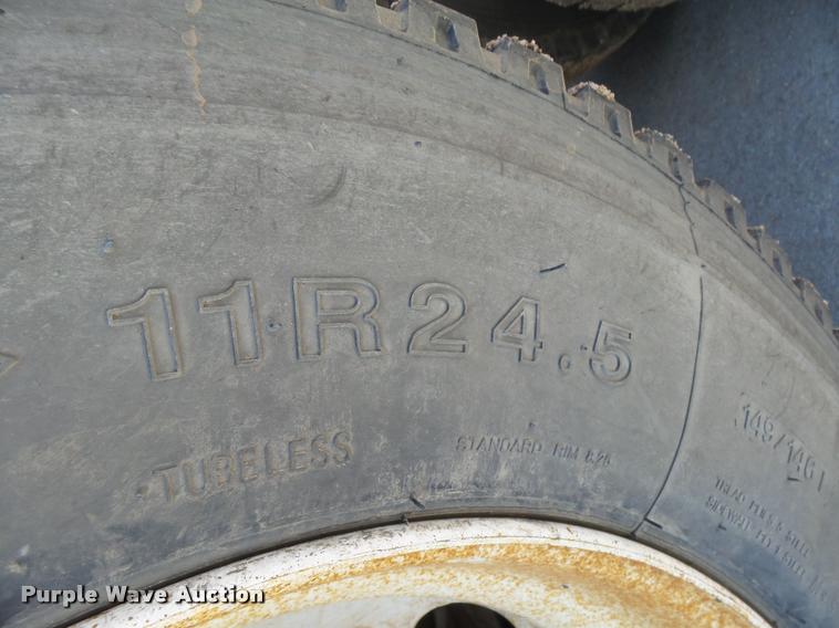 image for item DB2508 2004 Western Star 4900FA semi truck