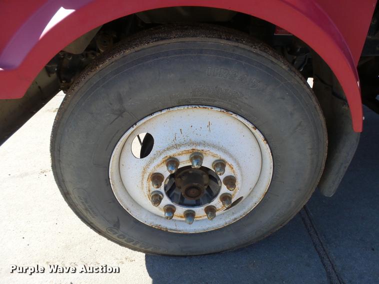 image for item DB2508 2004 Western Star 4900FA semi truck