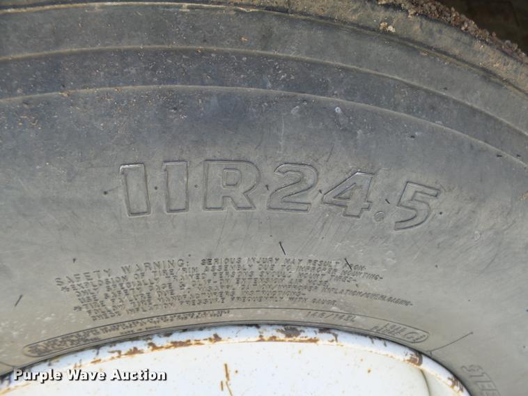 image for item DB2508 2004 Western Star 4900FA semi truck