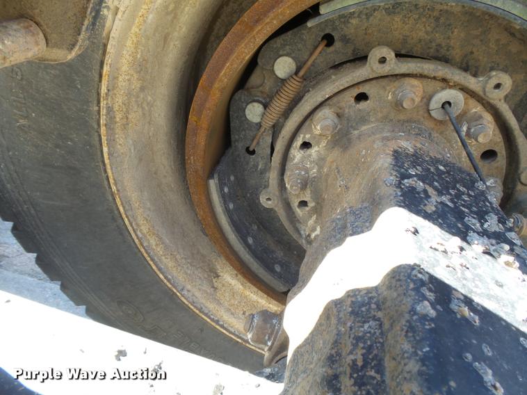 image for item DB2508 2004 Western Star 4900FA semi truck