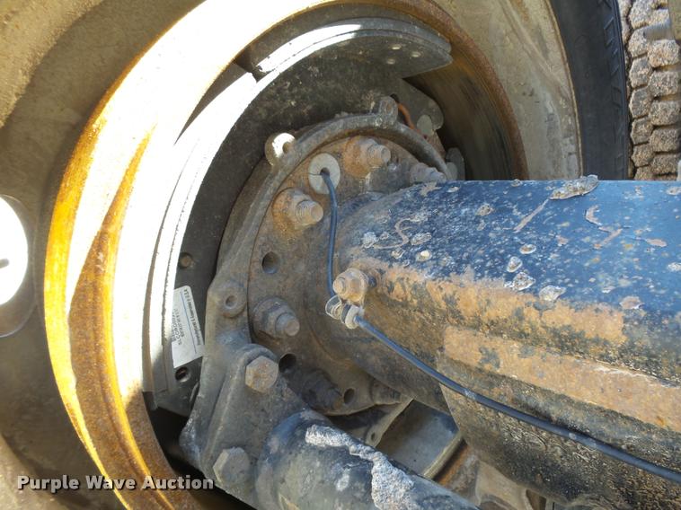 image for item DB2508 2004 Western Star 4900FA semi truck