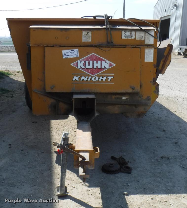 image for item DB3812 Knight Kuhn 8118 Pro Twin Slinger manure spreader