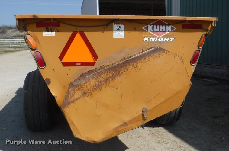 image for item DB3812 Knight Kuhn 8118 Pro Twin Slinger manure spreader