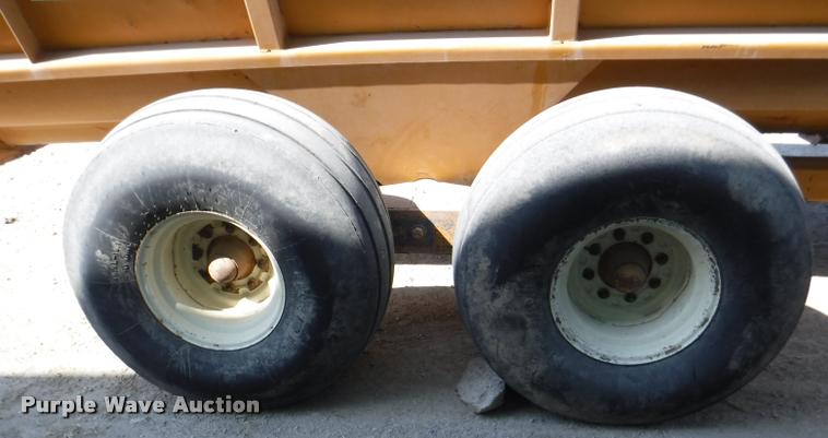 image for item DB3812 Knight Kuhn 8118 Pro Twin Slinger manure spreader