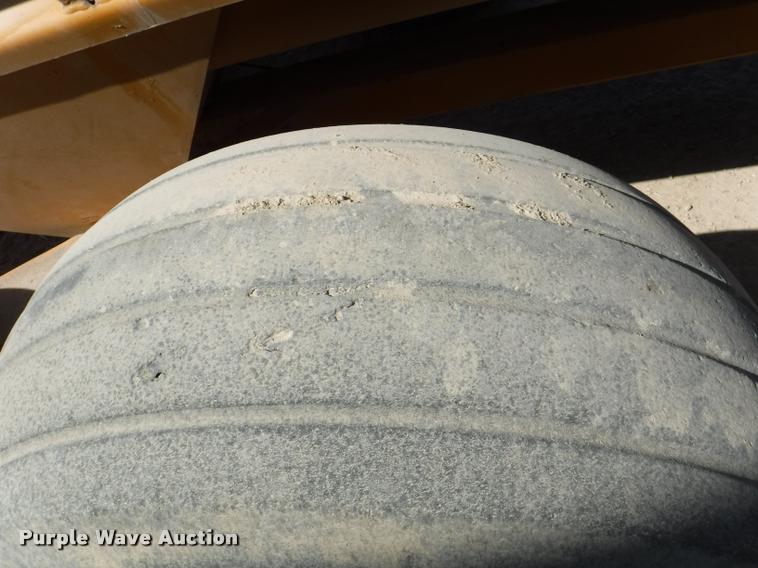 image for item DB3812 Knight Kuhn 8118 Pro Twin Slinger manure spreader