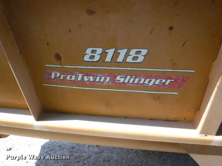 image for item DB3812 Knight Kuhn 8118 Pro Twin Slinger manure spreader