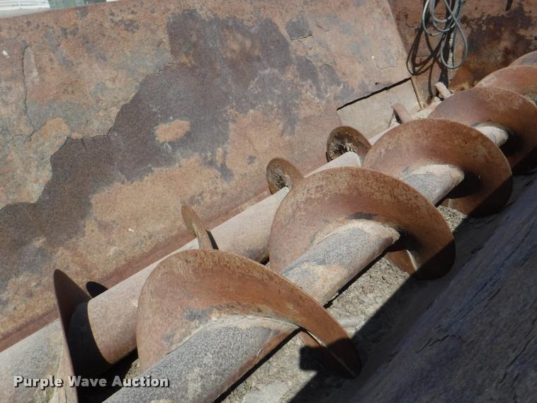 image for item DB3812 Knight Kuhn 8118 Pro Twin Slinger manure spreader