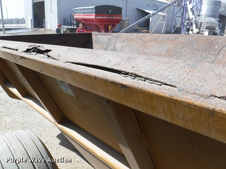 image for item DB3812 Knight Kuhn 8118 Pro Twin Slinger manure spreader