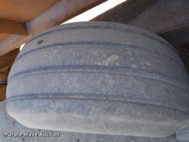 image for item DB3812 Knight Kuhn 8118 Pro Twin Slinger manure spreader