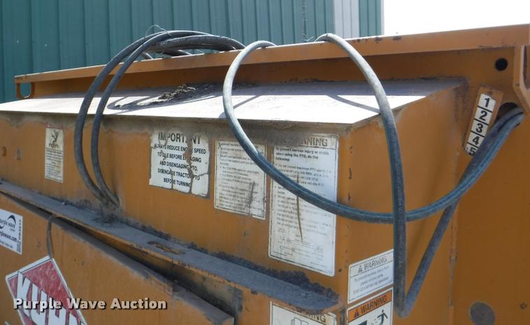 image for item DB3812 Knight Kuhn 8118 Pro Twin Slinger manure spreader