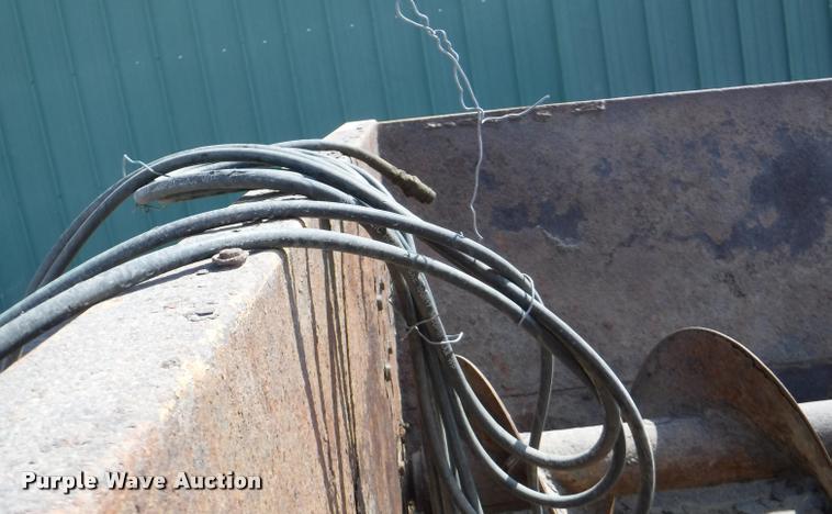 image for item DB3812 Knight Kuhn 8118 Pro Twin Slinger manure spreader