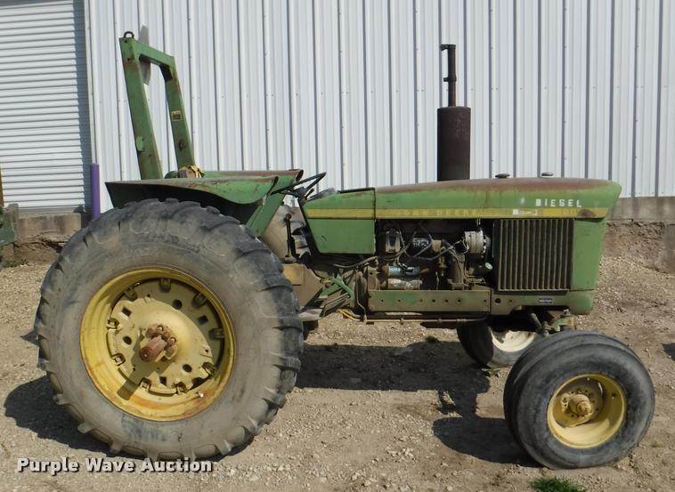 image for item DB3832 1975 John Deere 2630A tractor