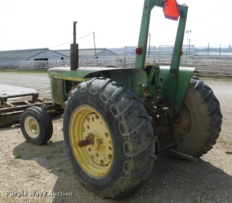 image for item DB3832 1975 John Deere 2630A tractor