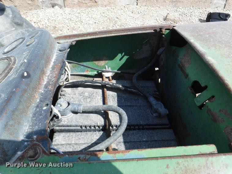 image for item DB3832 1975 John Deere 2630A tractor