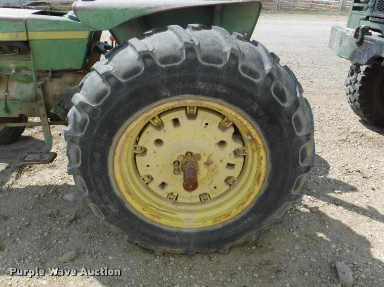 image for item DB3832 1975 John Deere 2630A tractor