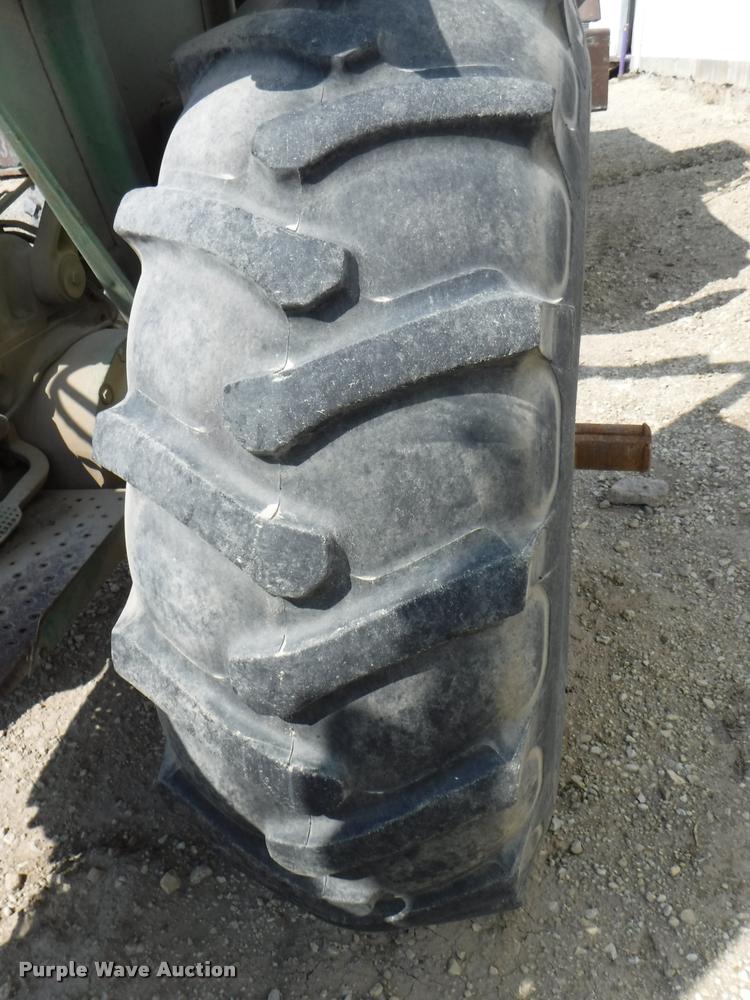 image for item DB3832 1975 John Deere 2630A tractor