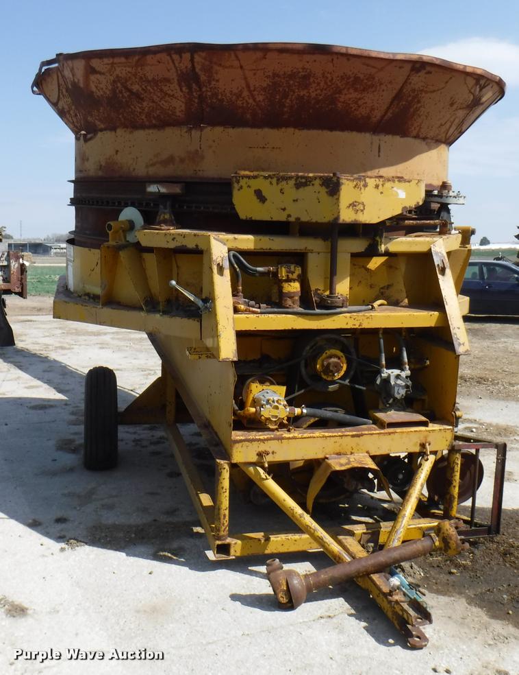 image for item DB3867 HayBuster Big Bite H1000 bale processor