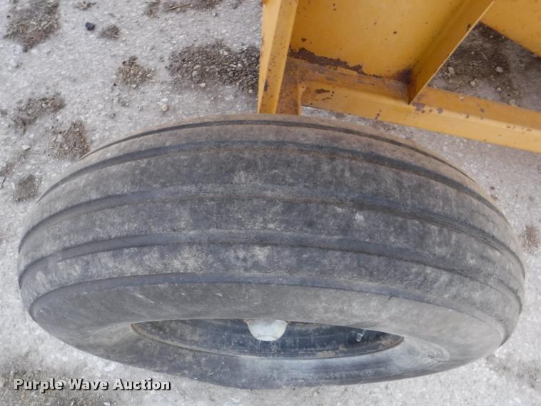 image for item DB3867 HayBuster Big Bite H1000 bale processor