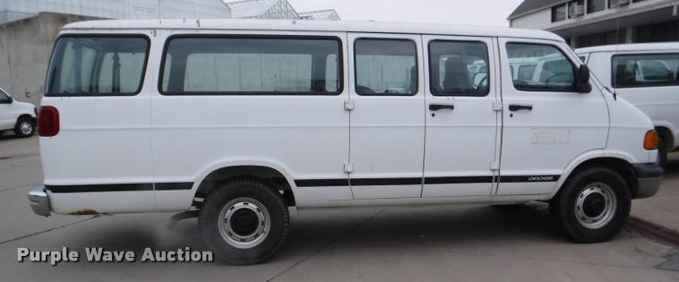 image for item DB3870 1999 Dodge Ram Wagon B3500 Maxi van