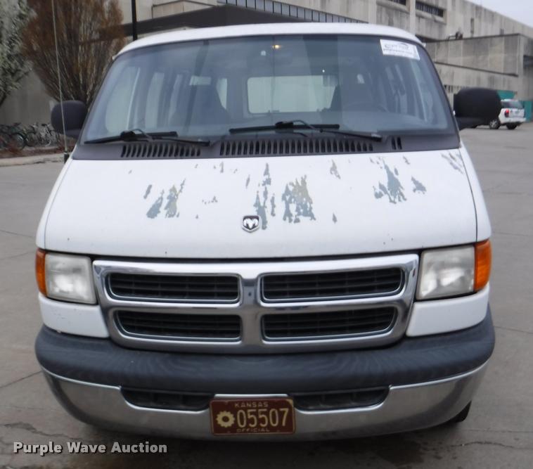 image for item DB3870 1999 Dodge Ram Wagon B3500 Maxi van
