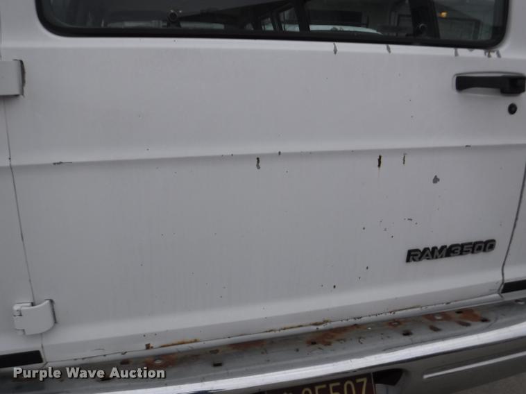 image for item DB3870 1999 Dodge Ram Wagon B3500 Maxi van