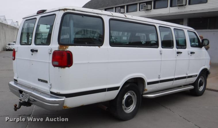 image for item DB3871 2000 Dodge Ram Wagon B3500 Maxi van