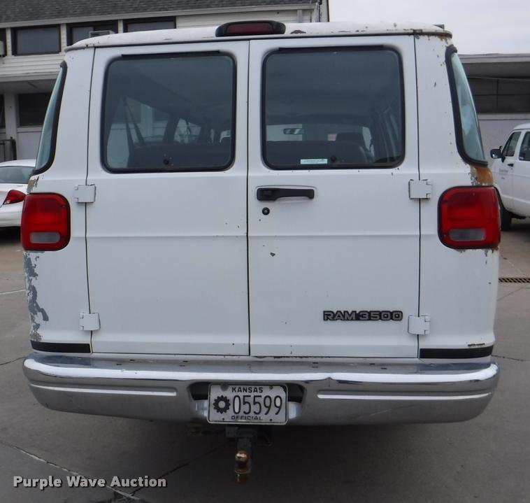 image for item DB3871 2000 Dodge Ram Wagon B3500 Maxi van