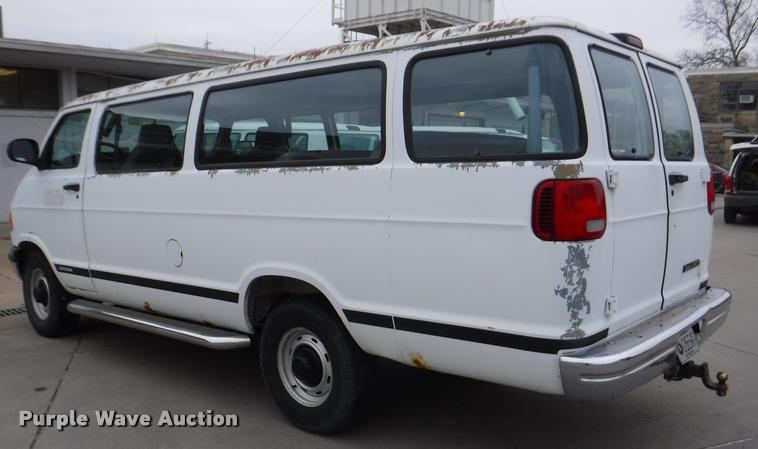 image for item DB3871 2000 Dodge Ram Wagon B3500 Maxi van