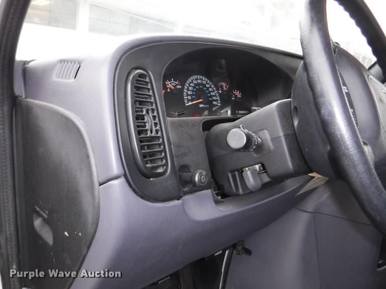 image for item DB3871 2000 Dodge Ram Wagon B3500 Maxi van