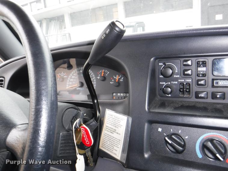 image for item DB3871 2000 Dodge Ram Wagon B3500 Maxi van