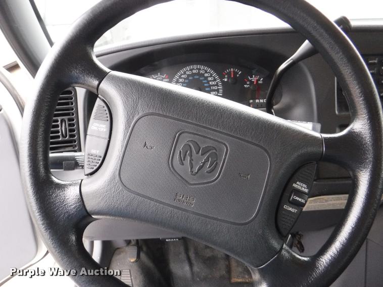 image for item DB3871 2000 Dodge Ram Wagon B3500 Maxi van