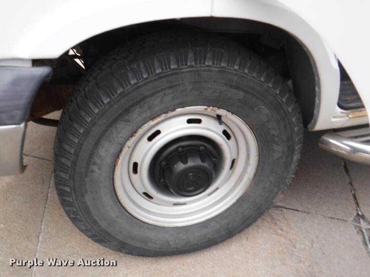 image for item DB3871 2000 Dodge Ram Wagon B3500 Maxi van