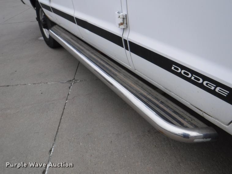 image for item DB3871 2000 Dodge Ram Wagon B3500 Maxi van