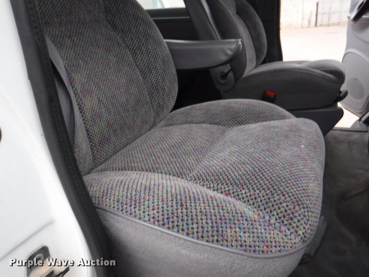 image for item DB3871 2000 Dodge Ram Wagon B3500 Maxi van