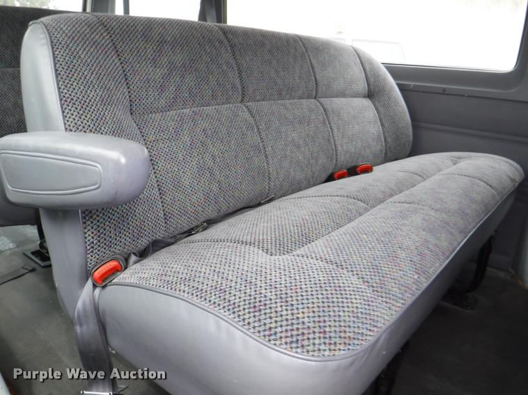 image for item DB3871 2000 Dodge Ram Wagon B3500 Maxi van