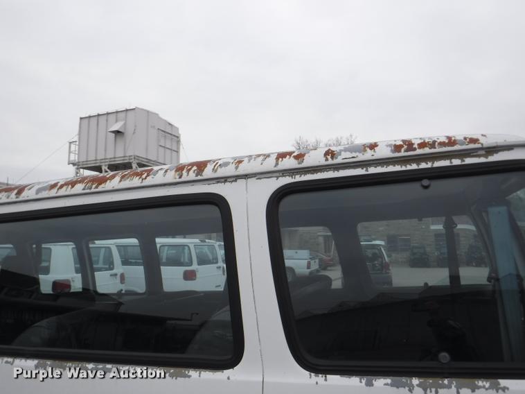 image for item DB3871 2000 Dodge Ram Wagon B3500 Maxi van