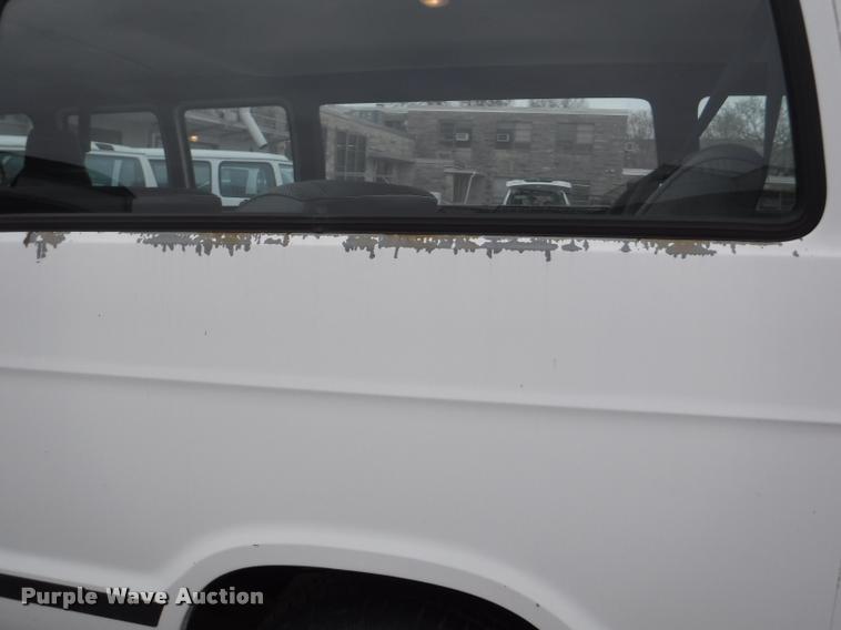 image for item DB3871 2000 Dodge Ram Wagon B3500 Maxi van