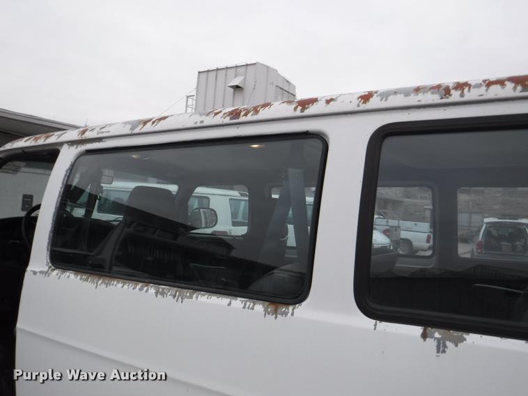 image for item DB3871 2000 Dodge Ram Wagon B3500 Maxi van