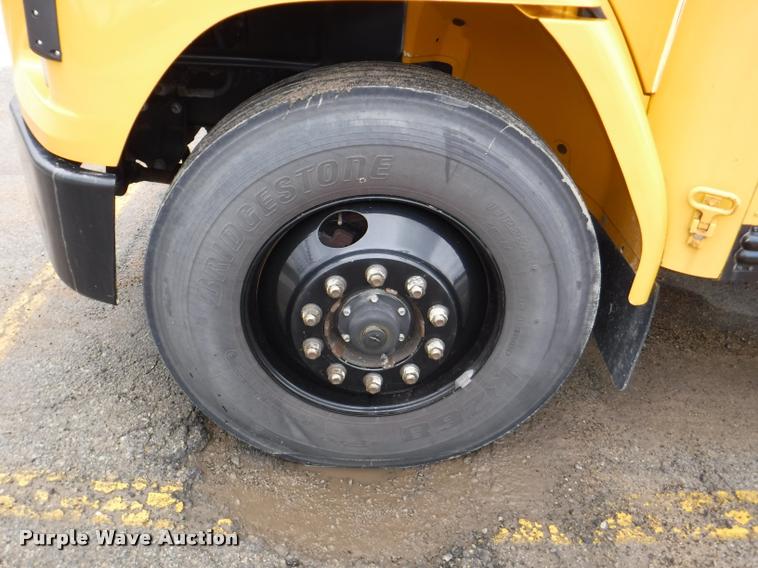 image for item DB3878 2005 Freightliner FS65 Thomas school bus