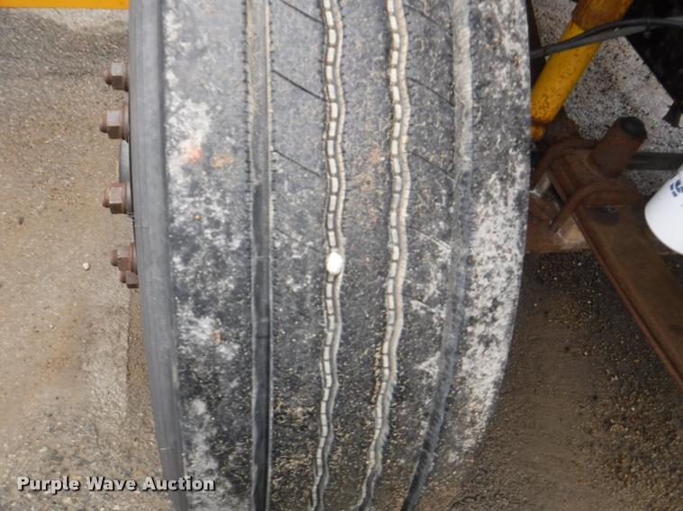 image for item DB3878 2005 Freightliner FS65 Thomas school bus