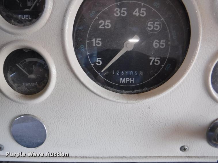 image for item DB3885 1993 Ford B700 schoolbus